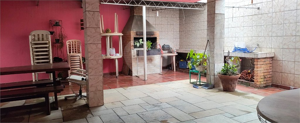 Sobrado à venda com 5 quartos, sendo 2 suítes, em Vila Trujillo, Sorocaba, SP