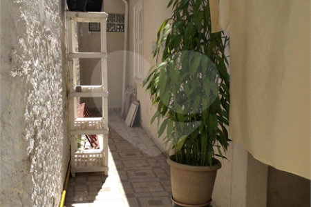 Casa à venda com 3 quartos, sendo 1 suíte, em Vila Mariana, São Paulo, SP