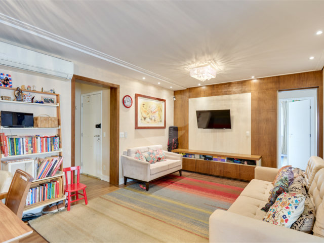 Apartamento à venda com 3 quartos, sendo 1 suíte,  em Granja Julieta, São Paulo, SP