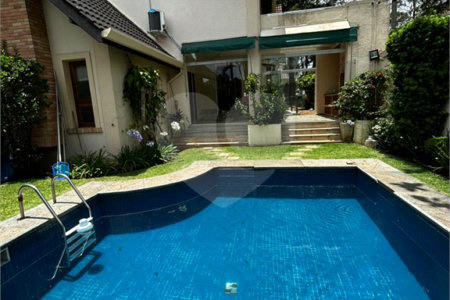 Casa à venda ou para alugar com 4 suítes no condomínio Vilaggio Monte Alegre, São Paulo - SP