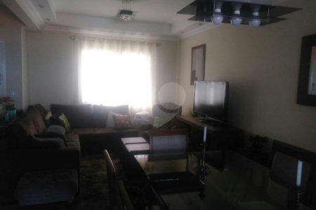 Casa à venda com 3 quartos, sendo 1 suíte, no condomínio Algarve Residencial, São Paulo - SP
