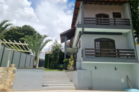 Sobrado para alugar com 3 quartos, sendo 2 suítes, em Jardim Paulista, Atibaia, SP