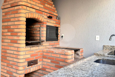 Casa à venda com 4 quartos, sendo 3 suítes, no condomínio Terras de Mont Serrat, Salto - SP
