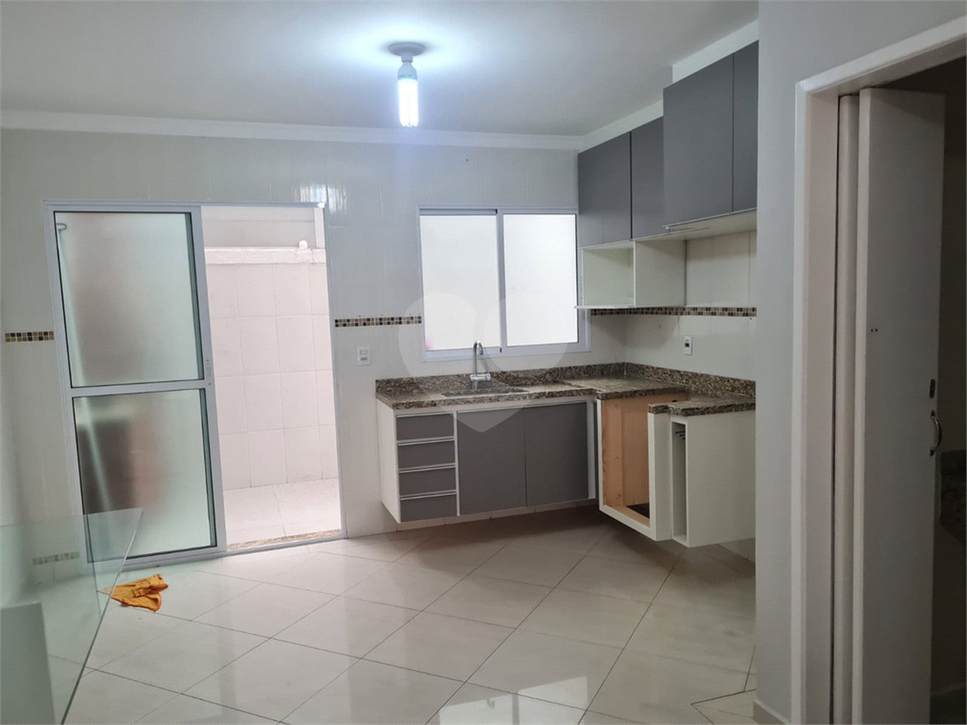 Casa à venda com 2 suítes no condomínio S//nome, São Paulo - SP