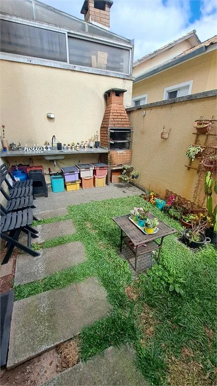Casa à venda com 3 quartos, sendo 1 suíte, no condomínio Moradas do Horto, São Paulo - SP