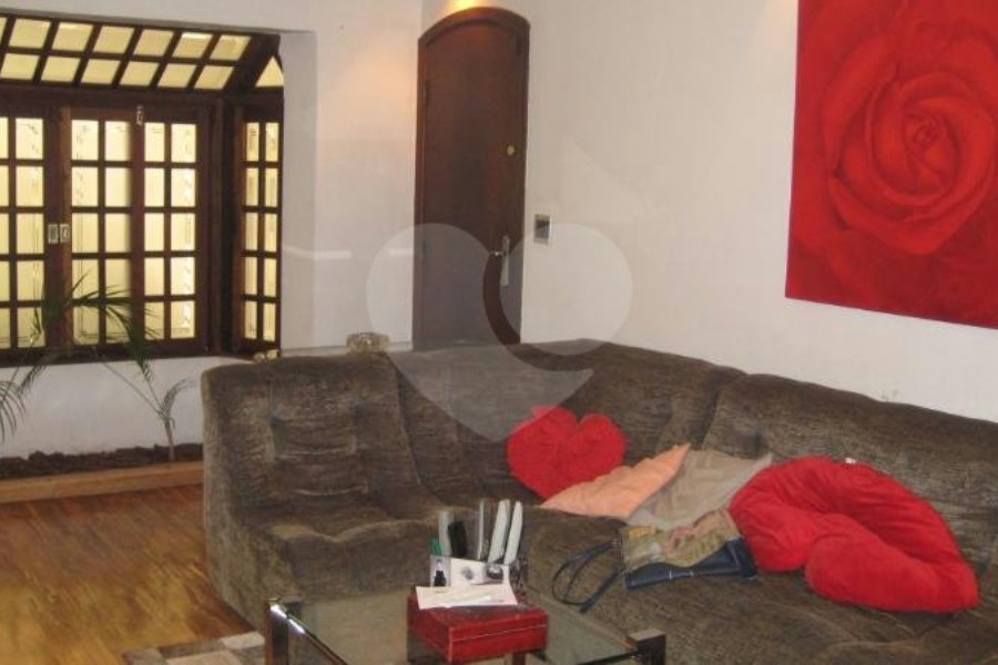 Casa à venda com 3 quartos, sendo 1 suíte, em Saúde, São Paulo, SP