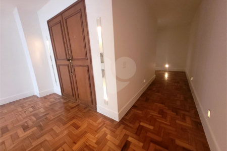 Apartamento à venda com 4 quartos, sendo 1 suíte, em Copacabana, Rio de Janeiro, RJ
