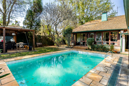Casa à venda com 3 quartos, sendo 2 suítes,  em Alto da Boa Vista, São Paulo, SP