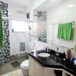 Sobrado à venda com 3 quartos, sendo 1 suíte,  em Jardim Leocádia, Sorocaba, SP