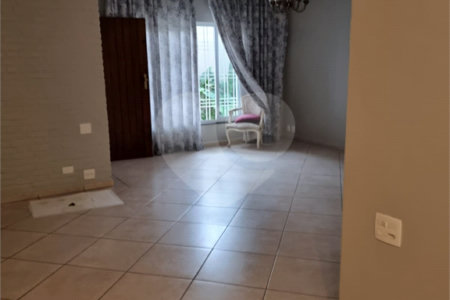 Sobrado à venda com 4 quartos, sendo 1 suíte, em Brooklin, São Paulo, SP