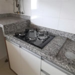 APARTAMENTO DE 44,5 M² COM 01 DORMITÓRIO E COZINHA COM ARMÁRIOS, VARANDA GOURMET E VAGA PARA LOCAÇÃO EM SANTANA