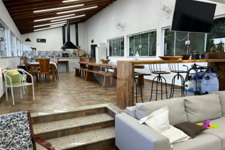 Sítio à venda com 6 quartos, sendo 5 suítes, em Taiaçupeba, Mogi das Cruzes, SP