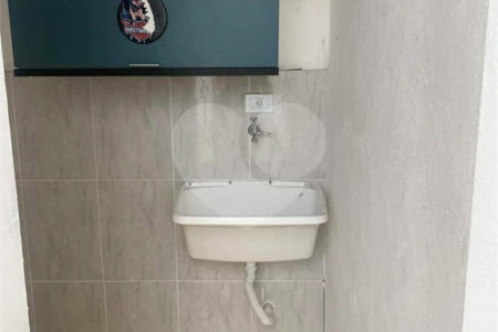Casa à venda com 2 quartos, sendo 1 suíte, no condomínio Sem Nome, Suzano - SP