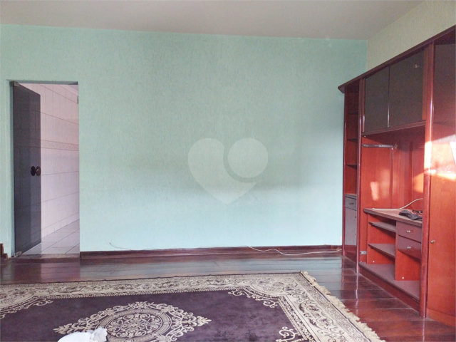 Casa à venda com 4 quartos, sendo 1 suíte,  em Vila Germinal, São Paulo, SP