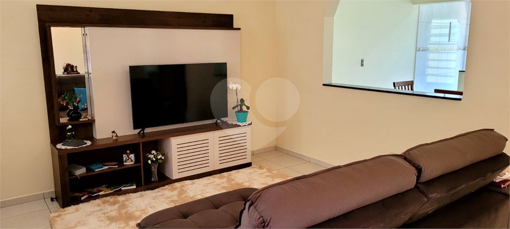 Casa à venda com 3 quartos, sendo 1 suíte,  no Centro, Guararema, SP