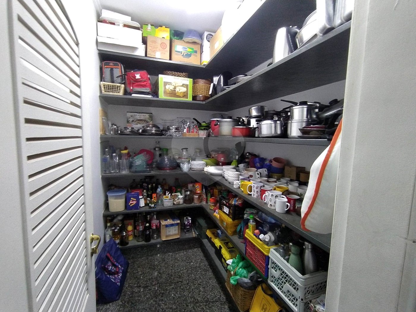 Sobrado à venda com 4 quartos, sendo 2 suítes, em Vila Paulicéia, São Paulo, SP