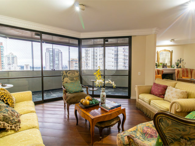 Duplex à venda com 4 quartos, sendo 3 suítes,  em Campo Belo, São Paulo, SP