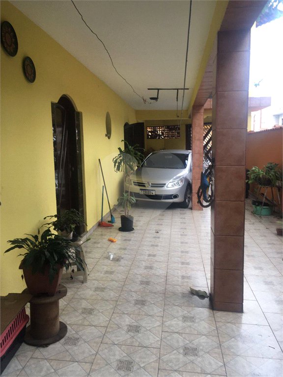 Casa à venda com 4 quartos em Calmon Viana, Poá, SP