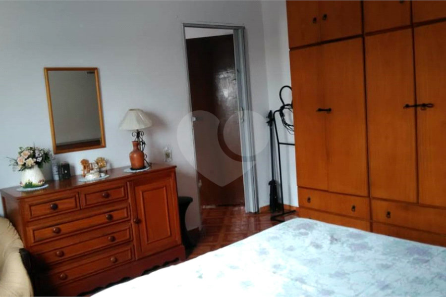 Sobrado à venda com 6 quartos em Horto Florestal, São Paulo, SP