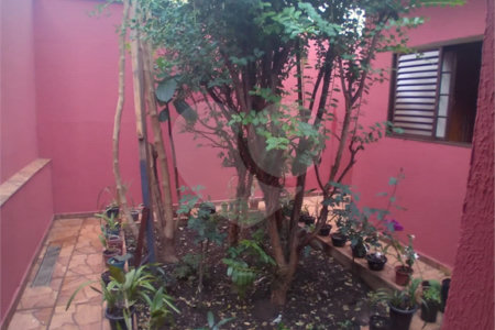 Casa + salão comercial na Vila Vista Alegre