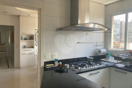 Apartamento à venda com 4 suítes em Vila Suzana, São Paulo, SP