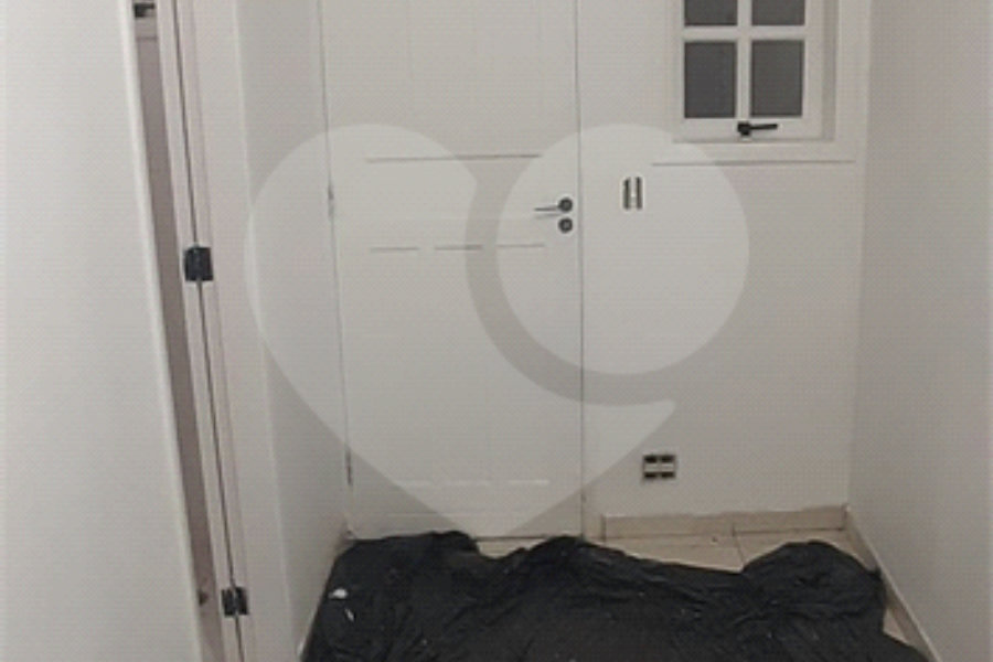 Casa à venda com 3 quartos, sendo 1 suíte, no condomínio Village Palmas, São Paulo - SP