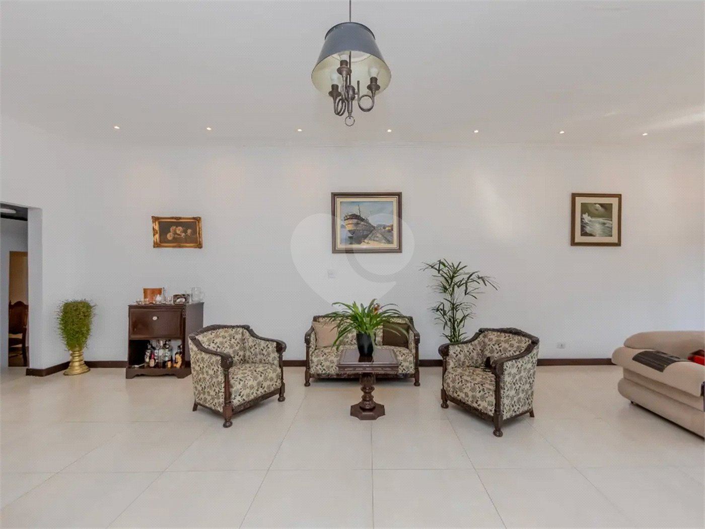 Casa à venda ou para alugar com 5 quartos, sendo 3 suítes, em Chácara Pavoeiro, Cotia, SP