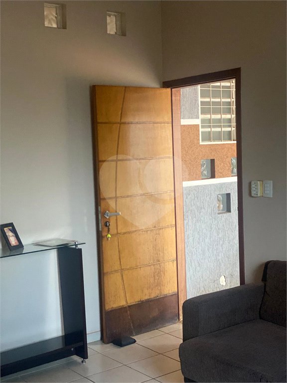 Casa Térrea à venda com 3 quartos, sendo 1 suíte, em Jardim Maria Luiza, Araraquara, SP