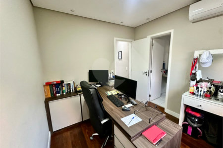 Apartamento à venda com 3 suítes em Vila Monumento, São Paulo, SP