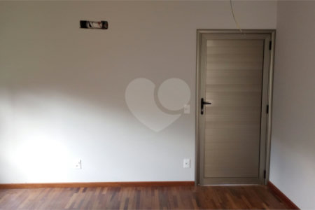 Casa à venda com 4 suítes no condomínio Estância Marambaia, Vinhedo - SP