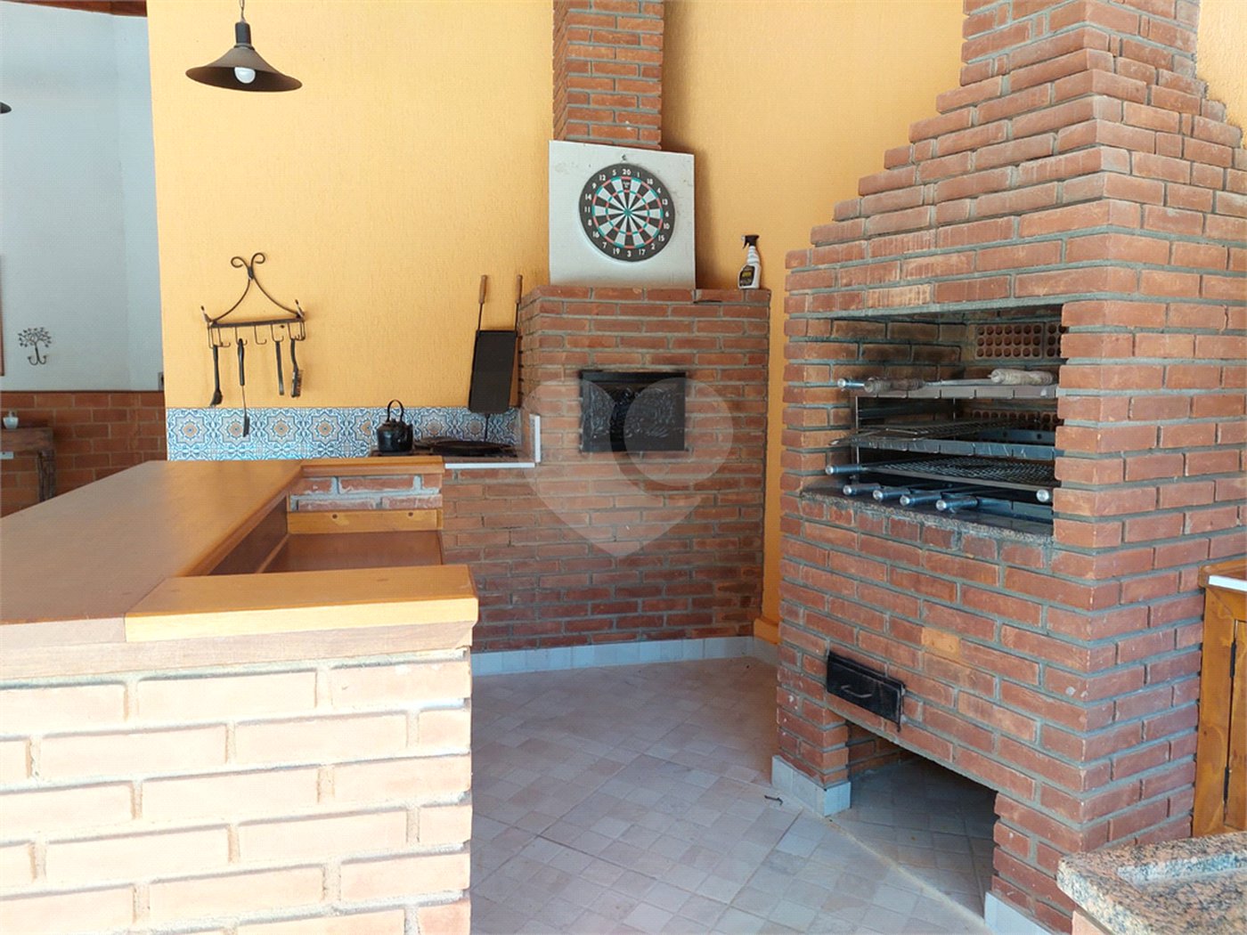 Casa à venda ou para alugar com 5 quartos, sendo 1 suíte, em Cumbari, Mairiporã, SP
