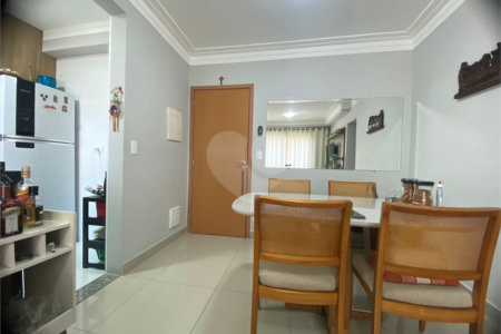 Apartamento à venda com 2 quartos, sendo 1 suíte,  em Jardim Califórnia, Jacareí, SP