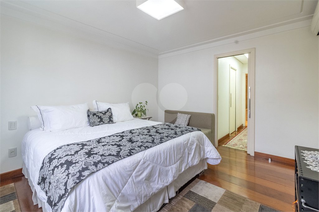 Casa à venda com 5 quartos, sendo 4 suítes, em Alto da Lapa, São Paulo, SP