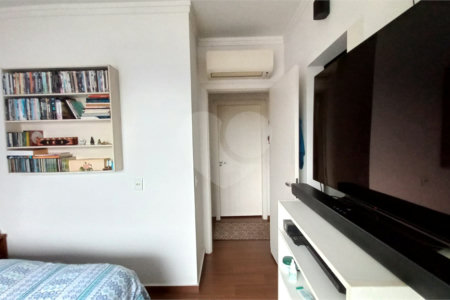 Sobrado à venda com 3 quartos, sendo 1 suíte, em Vila Gomes, São Paulo, SP