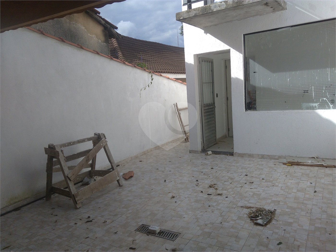 Casa à venda com 3 quartos, sendo 1 suíte,  no condomínio Nair Ramos Shuring, São Paulo - SP