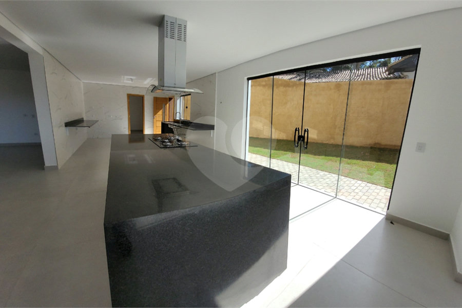 Casa à venda com 4 suítes no condomínio Sausalito, Mairiporã - SP