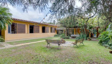 Casa Térrea à venda ou para alugar com 5 quartos, sendo 2 suítes,  em Jardim Prudência, São Paulo, SP