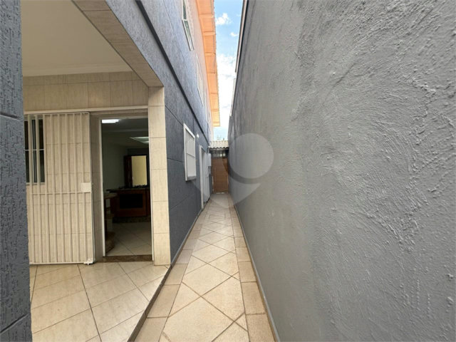 Sobrado à venda com 3 quartos, sendo 1 suíte,  em Parque Vitória, São Paulo, SP