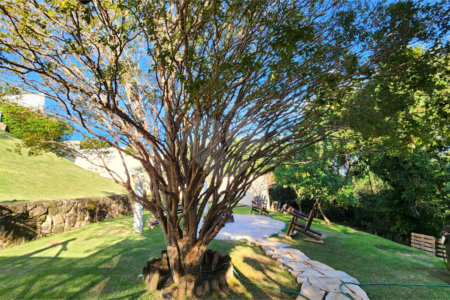 Casa à venda com 5 quartos, sendo 2 suítes, no condomínio Residencial Jardim Primavera, Louveira - SP