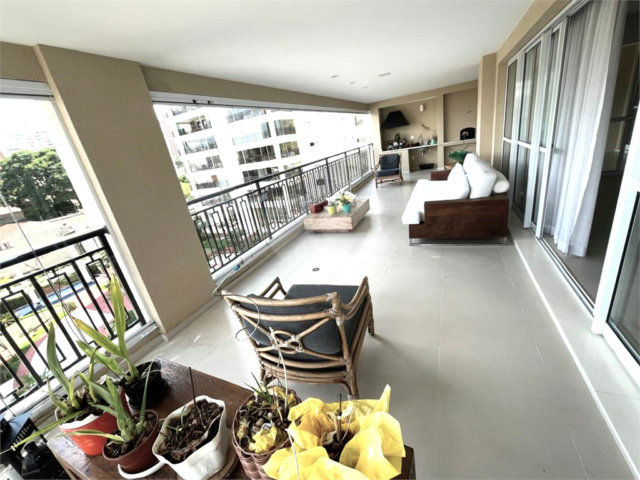 Apartamento à venda com 4 suítes em Aclimação, São Paulo, SP