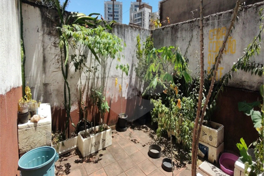 Casa à venda com 6 quartos, sendo 2 suítes,  no condomínio Doutor Francisco Ranieri, São Paulo - SP