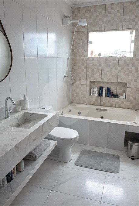 Sobrado à venda com 7 quartos, sendo 1 suíte, em Americanópolis, São Paulo, SP