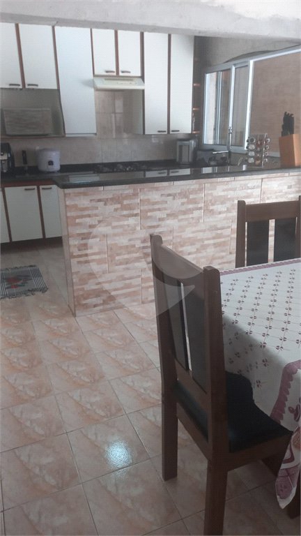 Casa à venda com 5 quartos, sendo 2 suítes, em Jardim Santa Clara, Guarulhos, SP