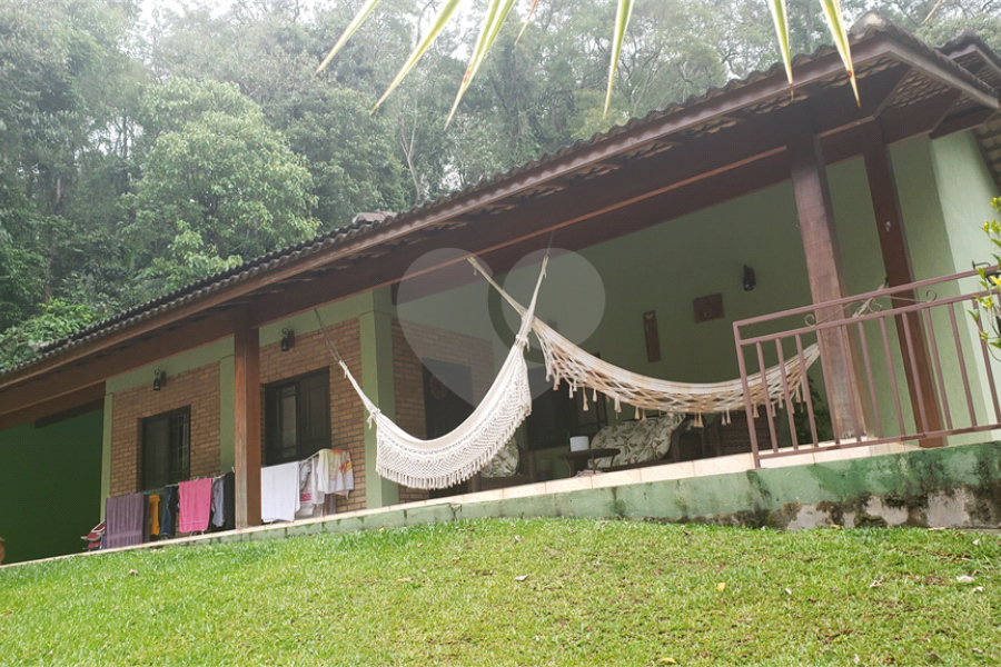 Casa à venda com 3 quartos, sendo 1 suíte, no condomínio Alpes da Cantareira, Mairiporã - SP
