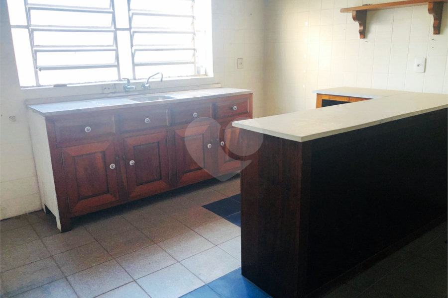 Sobrado à venda com 4 quartos, sendo 3 suítes, em Vila Rosália, Guarulhos, SP