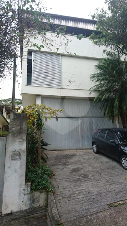 Sobrado à venda com 5 quartos, sendo 2 suítes, em Tremembé, São Paulo, SP