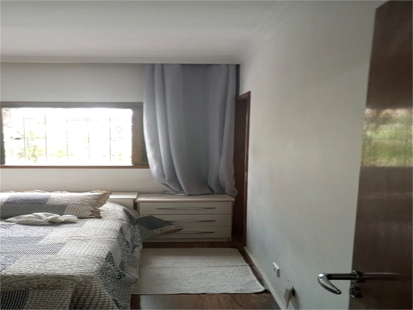 Casa à venda com 3 quartos, sendo 1 suíte,  em Lapa de Baixo, São Paulo, SP
