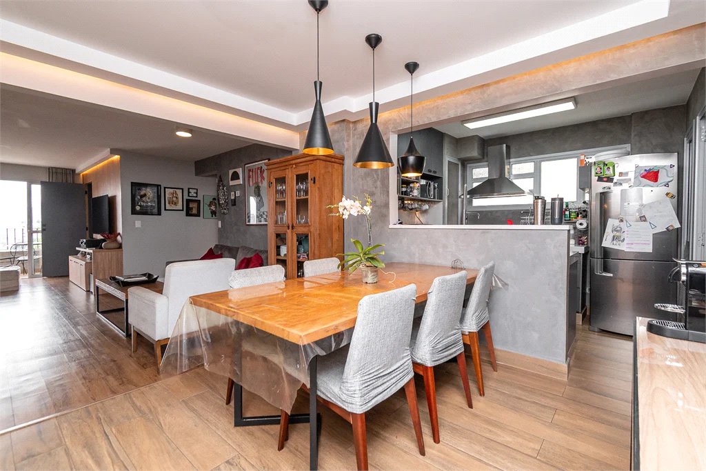 Apartamento à venda com 3 quartos, sendo 1 suíte,  em Vila Madalena, São Paulo, SP