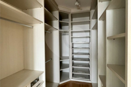 Apartamento à venda com 4 quartos, sendo 2 suítes,  em Vila Oliveira, Mogi das Cruzes, SP