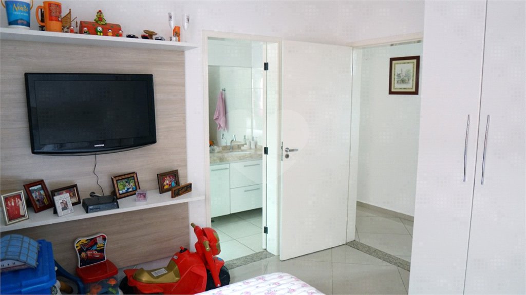 Sobrado à venda com 5 quartos, sendo 3 suítes,  em Santa Teresinha, São Paulo, SP
